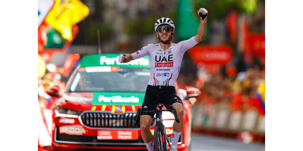 Adam Yates a remporté la neuvième étape en solitaire